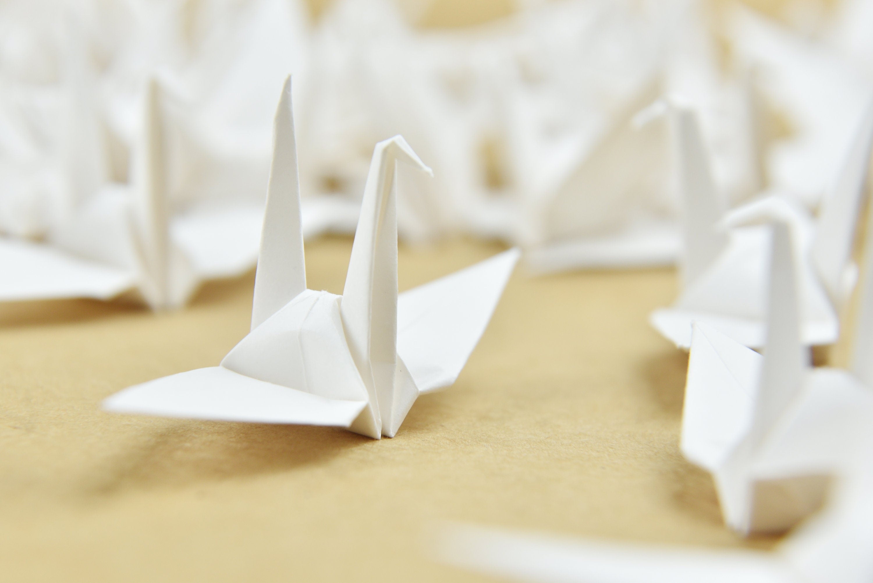 100 Grullas de papel de origami color marfil - Acabadas - 3x3 pulgadas (7,5 cm) - para decoración de bodas navideñas