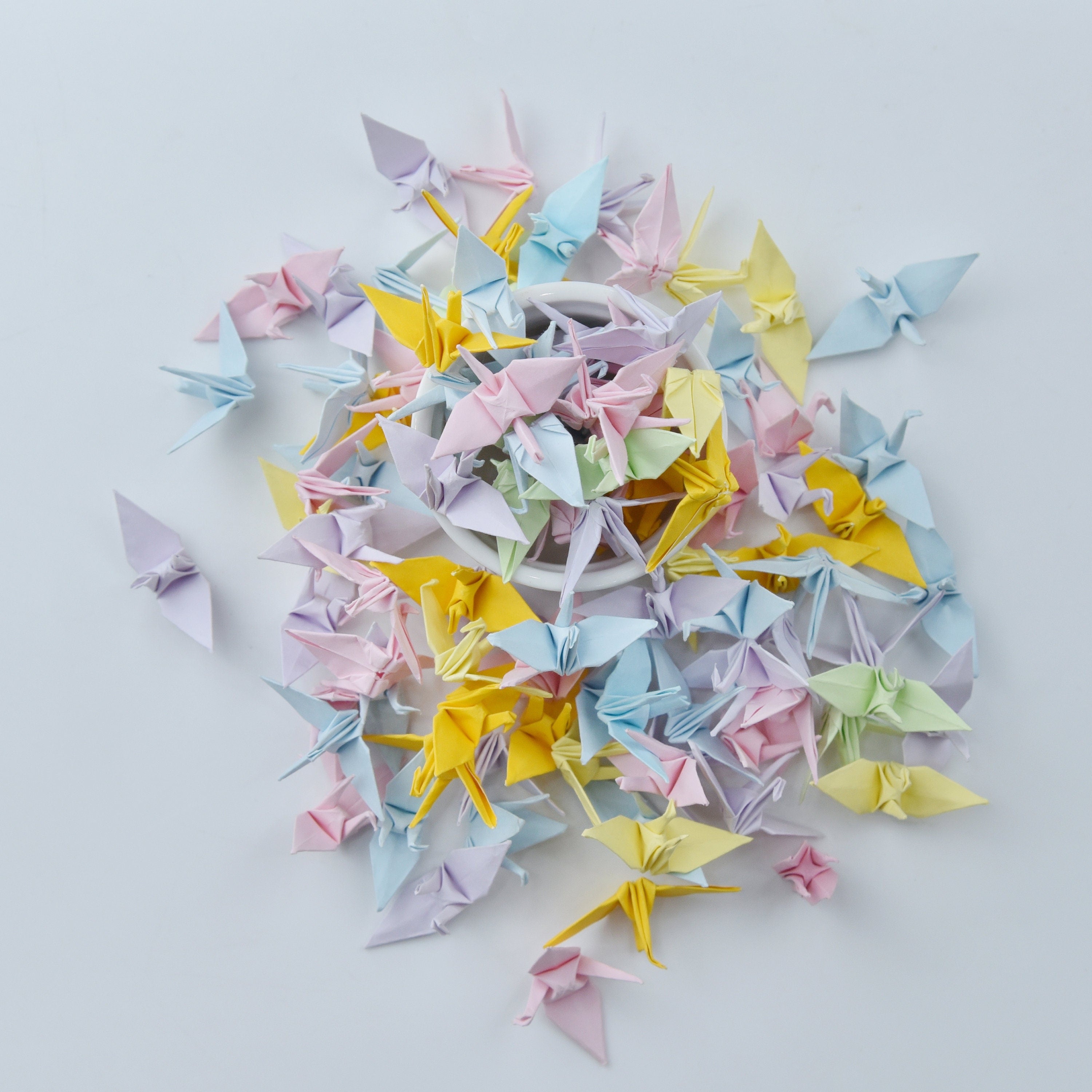 100 Grullas de papel de origami de colores mixtos - 3,81 cm (1,5 pulgadas) - Origami japonés - Regalo de boda, decoración, telón de fondo de boda
