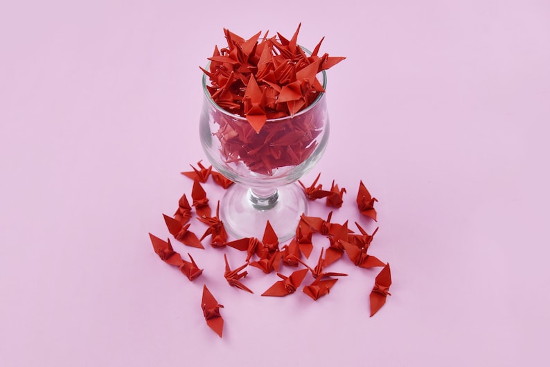 100 Grullas de Papel Origami, Pequeñas 1.5x1.5 pulgadas, Color Rojo, para Adorno, Decoración, Regalo de Boda
