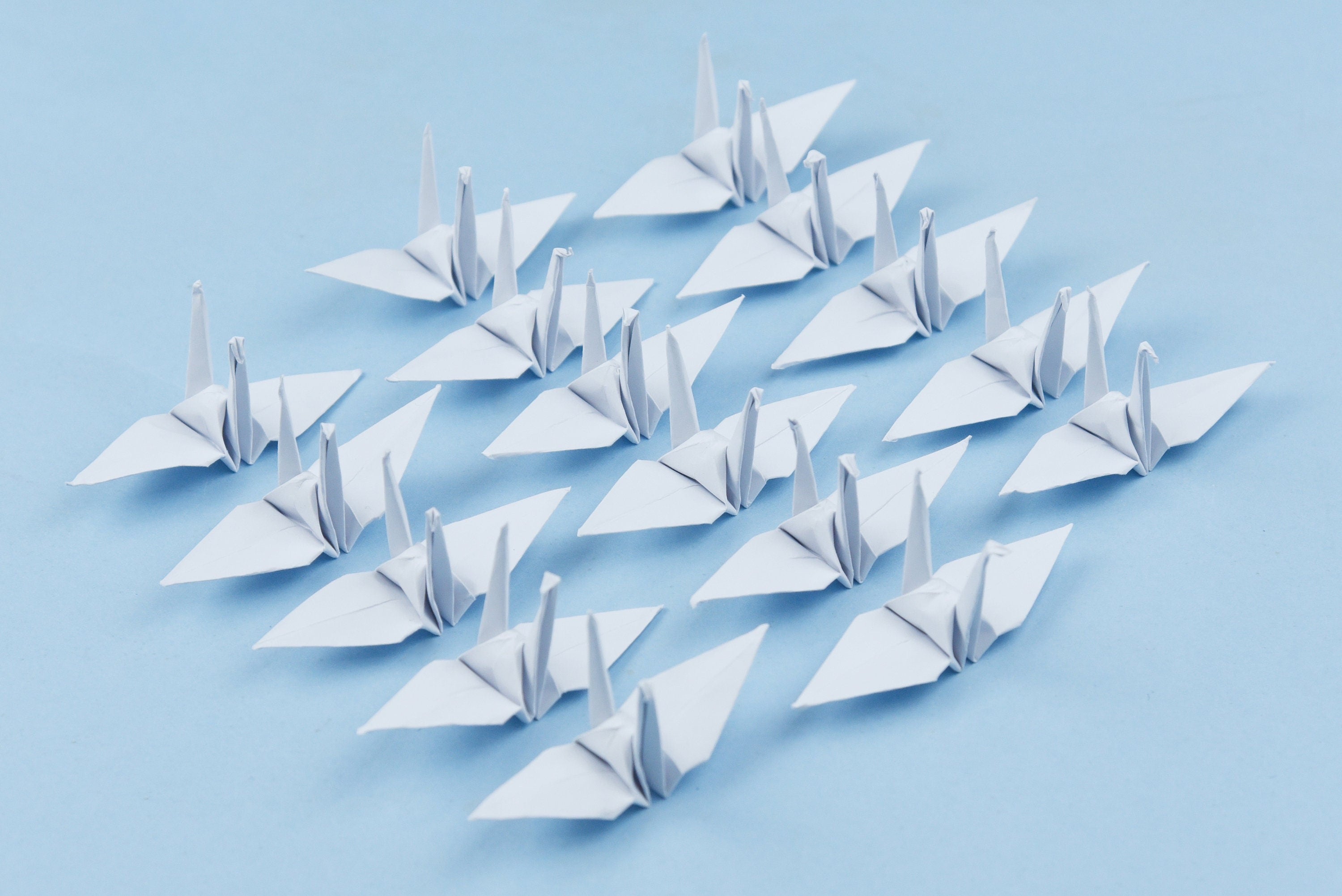 100 gru Origami bianche - 3x3 pollici - Prefabbricate per decorazioni di nozze, regali di anniversario, San Valentino, fondale