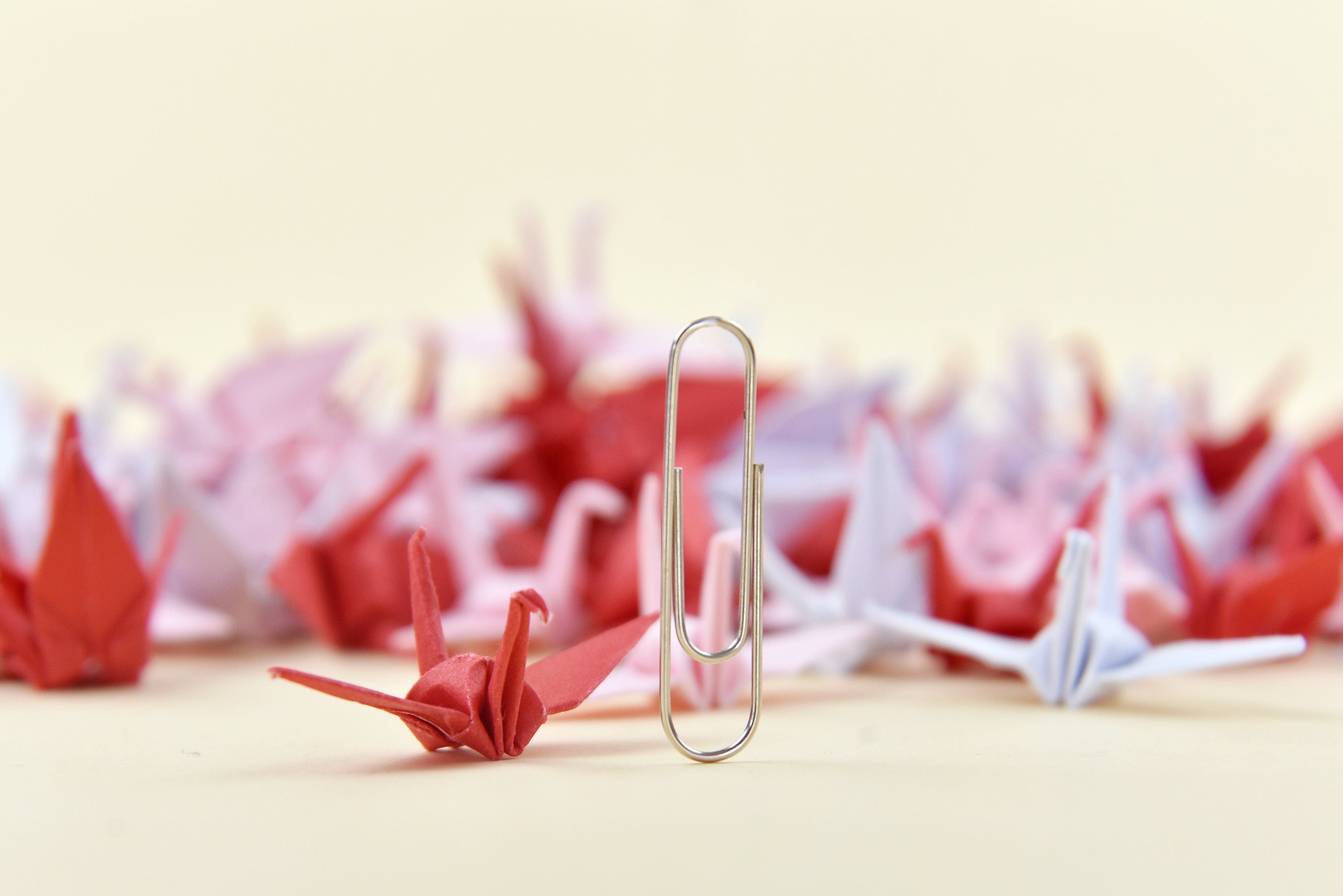 100 gru di carta origami tonalità rosso rosa bianco sfumate - piccola 3,81 cm (1,5 pollici) - gru origami per festa di matrimonio, regalo di San Valentino