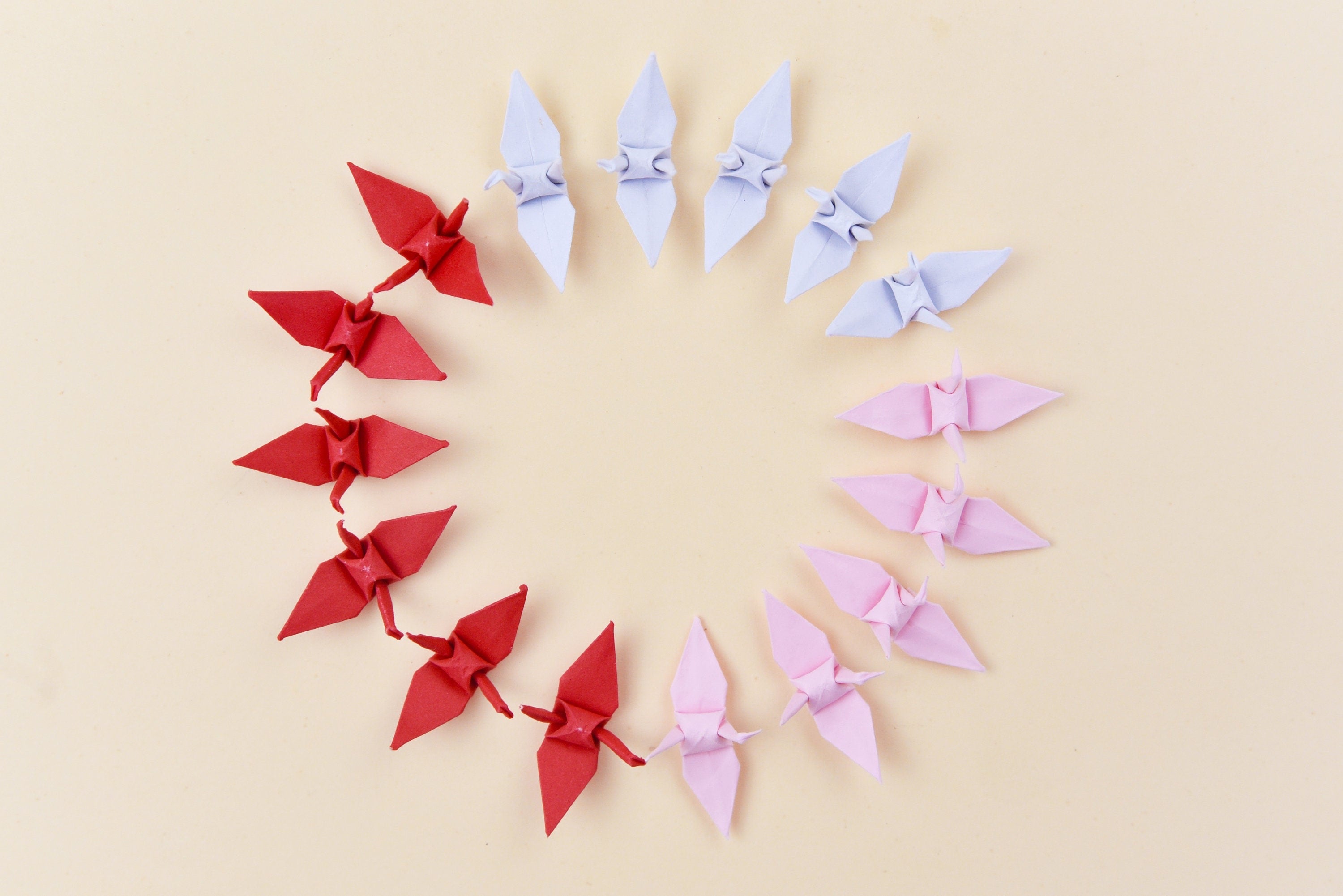 100 Grúas de papel de origami Tono de sombra blanco rosa rojo - Pequeña 3,81 cm (1,5 pulgadas) - Grúa de origami para fiesta de bodas, regalo de San Valentín
