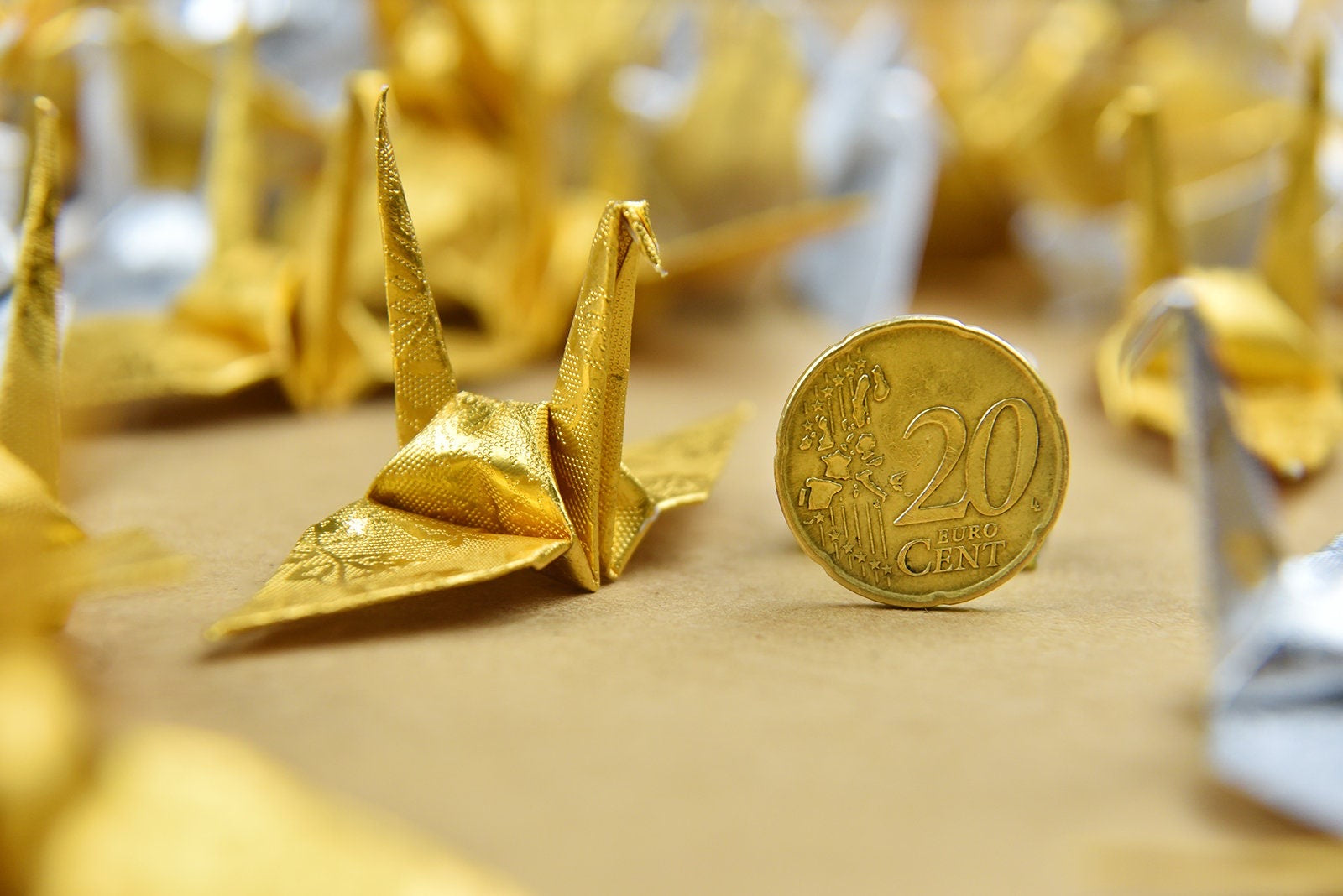 100 grullas de origami - doradas y plateadas con patrón de rosas - 7,5 cm (3 pulgadas) - para decoración de bodas, bodas japonesas