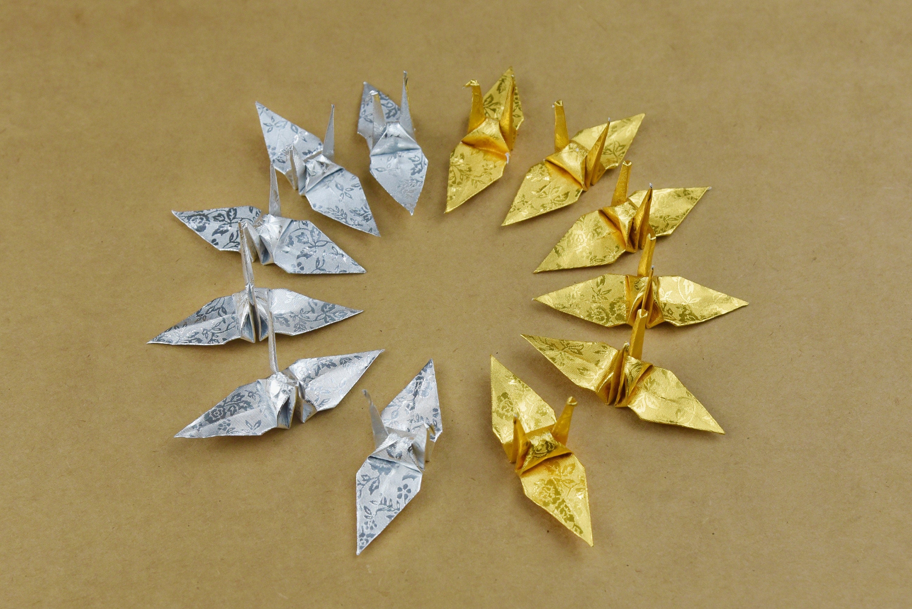 100 gru origami - oro e argento con motivo a rose - 7,5 cm (3 pollici) - per decorazioni di nozze, matrimoni giapponesi