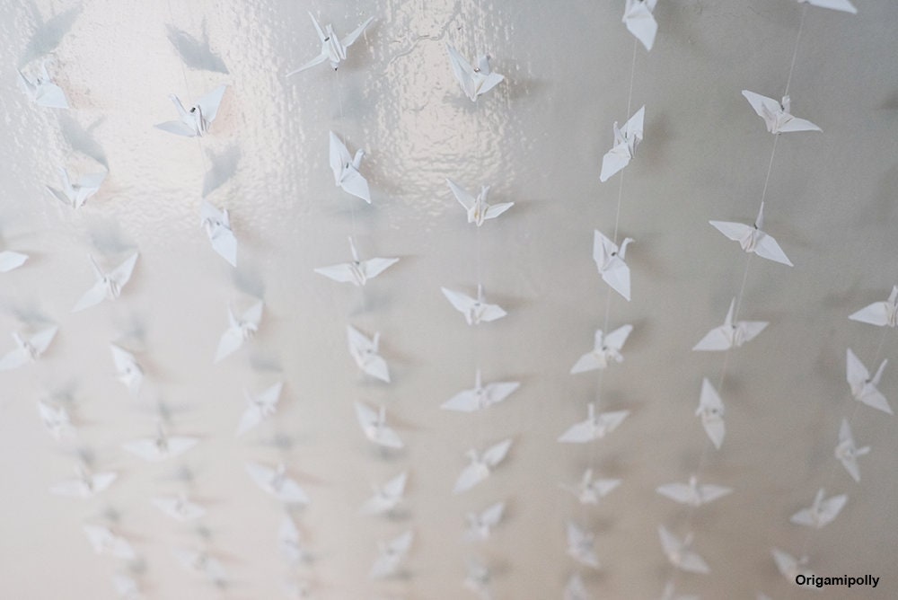 40 corde 1000 gru origami gru ghirlanda avorio piccola gru di carta origami da 1,5 pollici su corda per la decorazione di nozze sullo sfondo