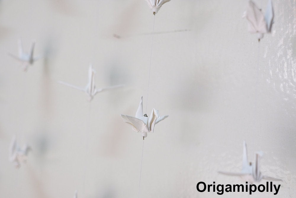 10 Corde 250 Gru Origami Gru Ghirlanda Avorio Piccola gru di carta Origami da 1,5 pollici su corda per la decorazione di nozze Sfondo Ghirlanda di origami
