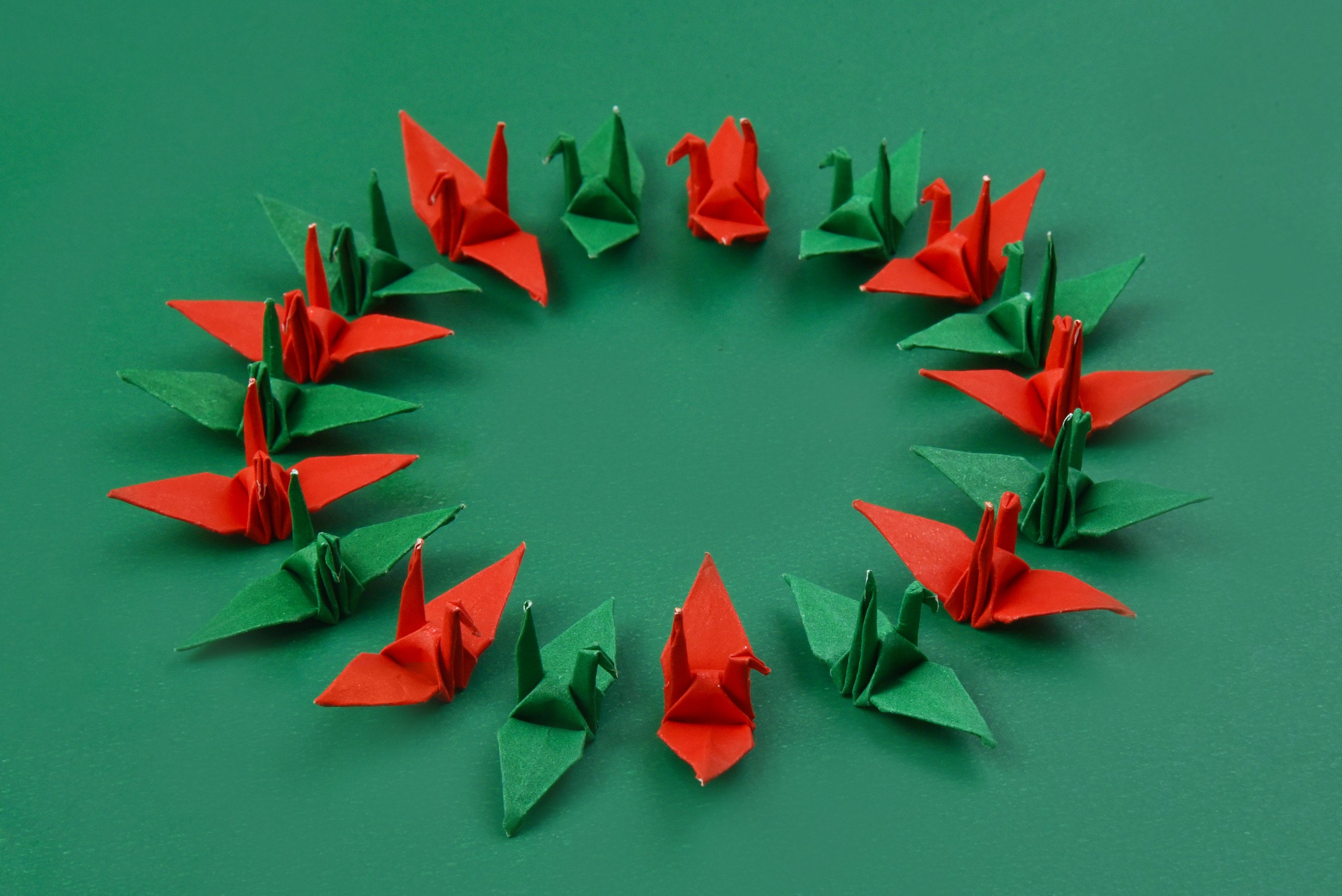 100 Grullas de papel de origami navideñas - 3,81 cm (1,5 pulgadas) - para decoración de bodas, regalo de aniversario de OrigamiPolly